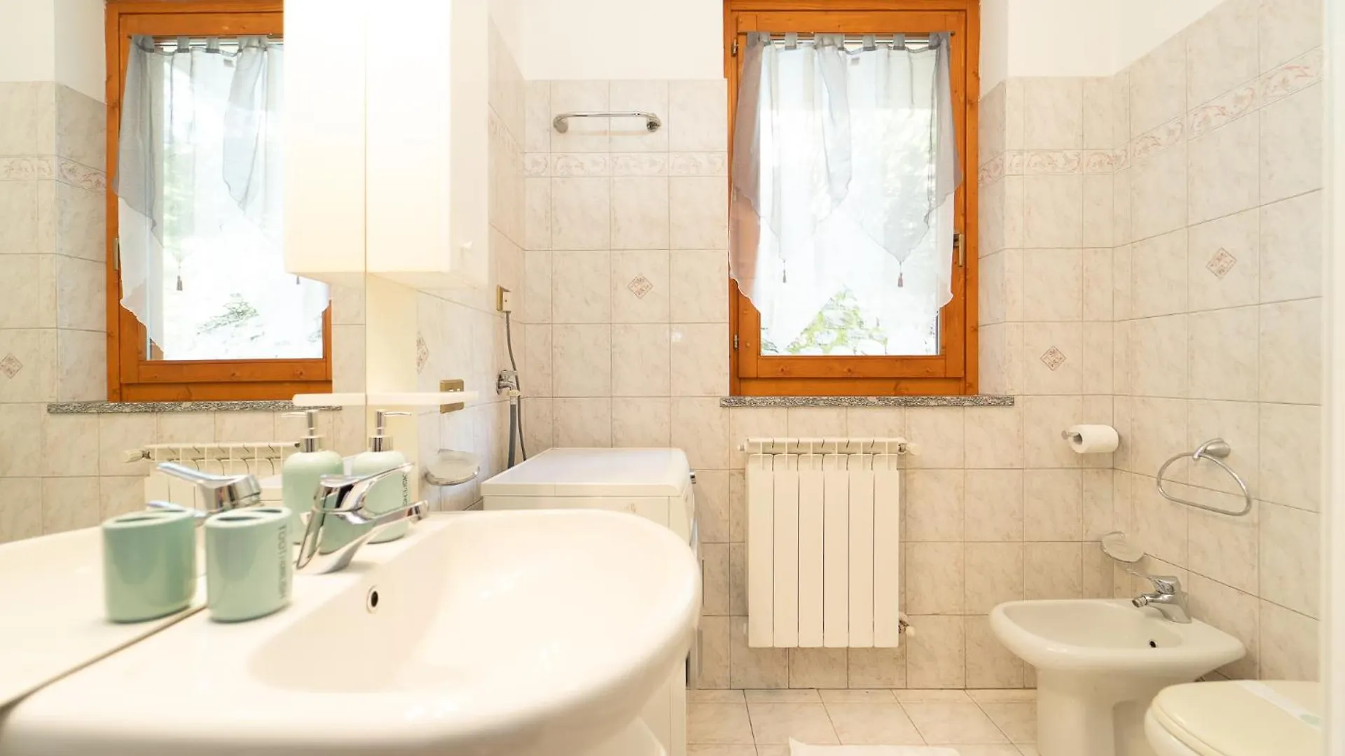 Apartamento Casa Con Parcheggio, Piscina Giardino, Barbecue Sala Comacina