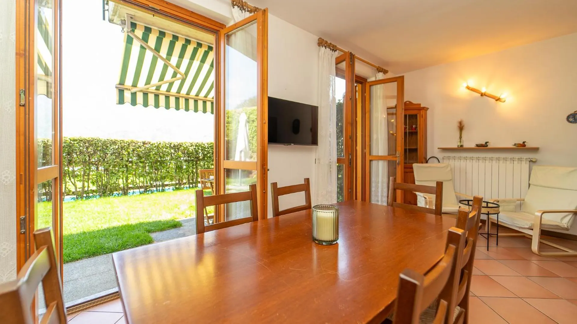 Apartamento Casa Con Parcheggio, Piscina Giardino, Barbecue Sala Comacina