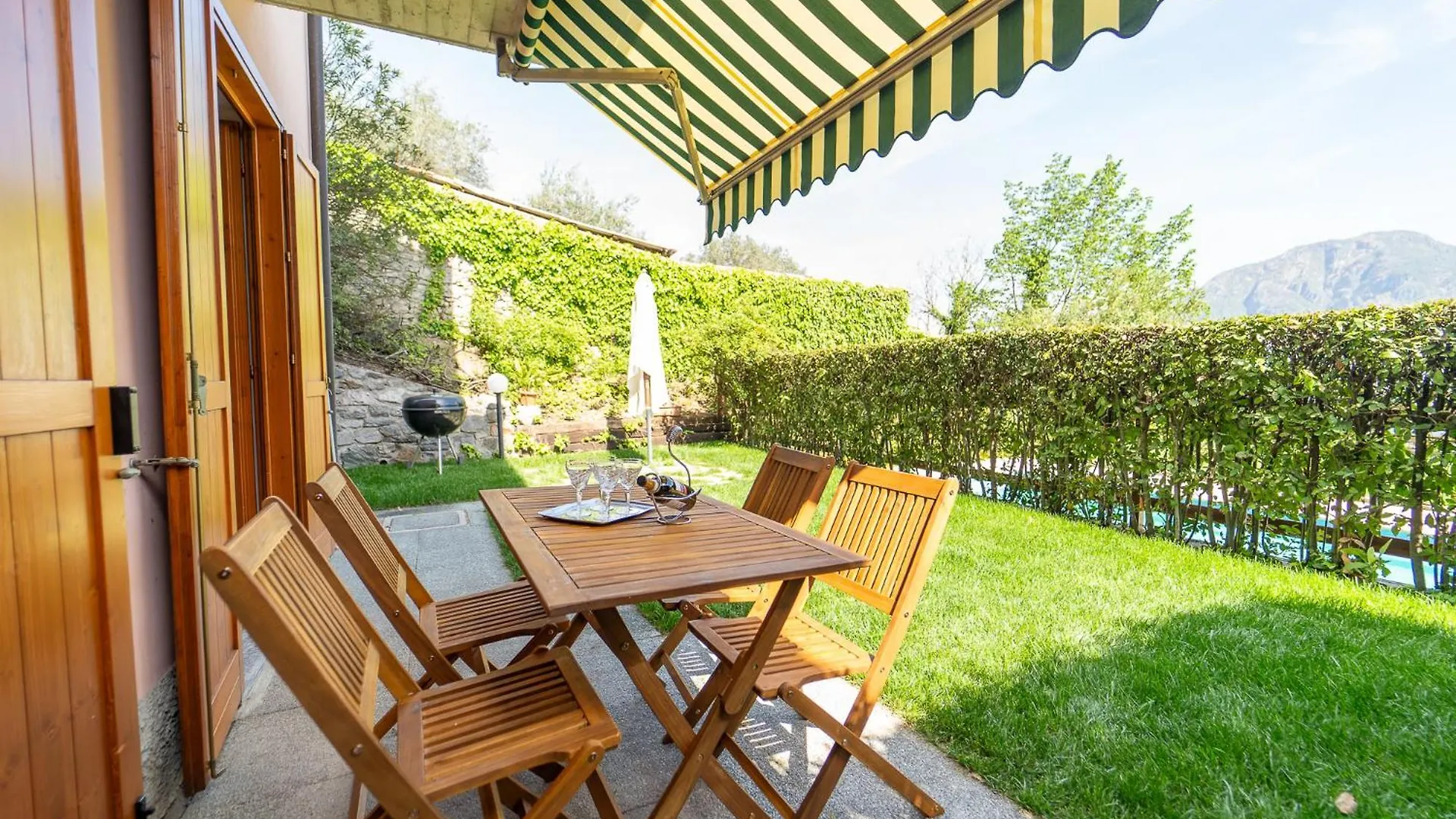 Apartamento Casa Con Parcheggio, Piscina Giardino, Barbecue Sala Comacina